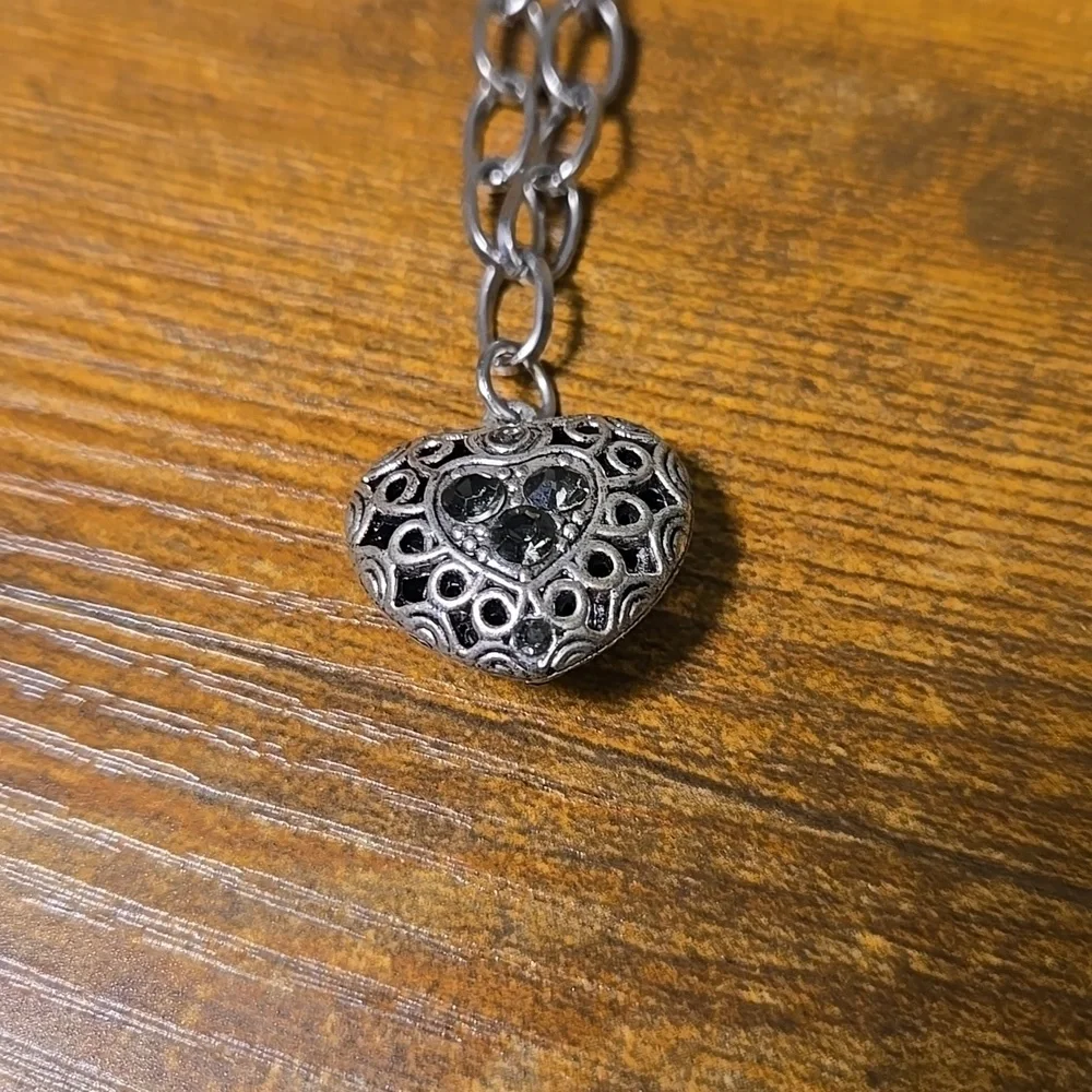 Silver toned heart pendant chain necklace
